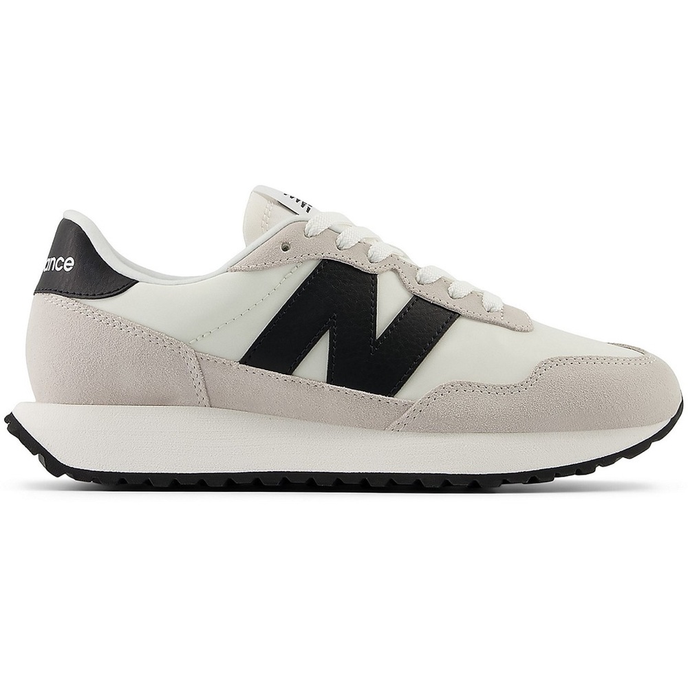 New Balance Women's Sneakers - Black and Cream